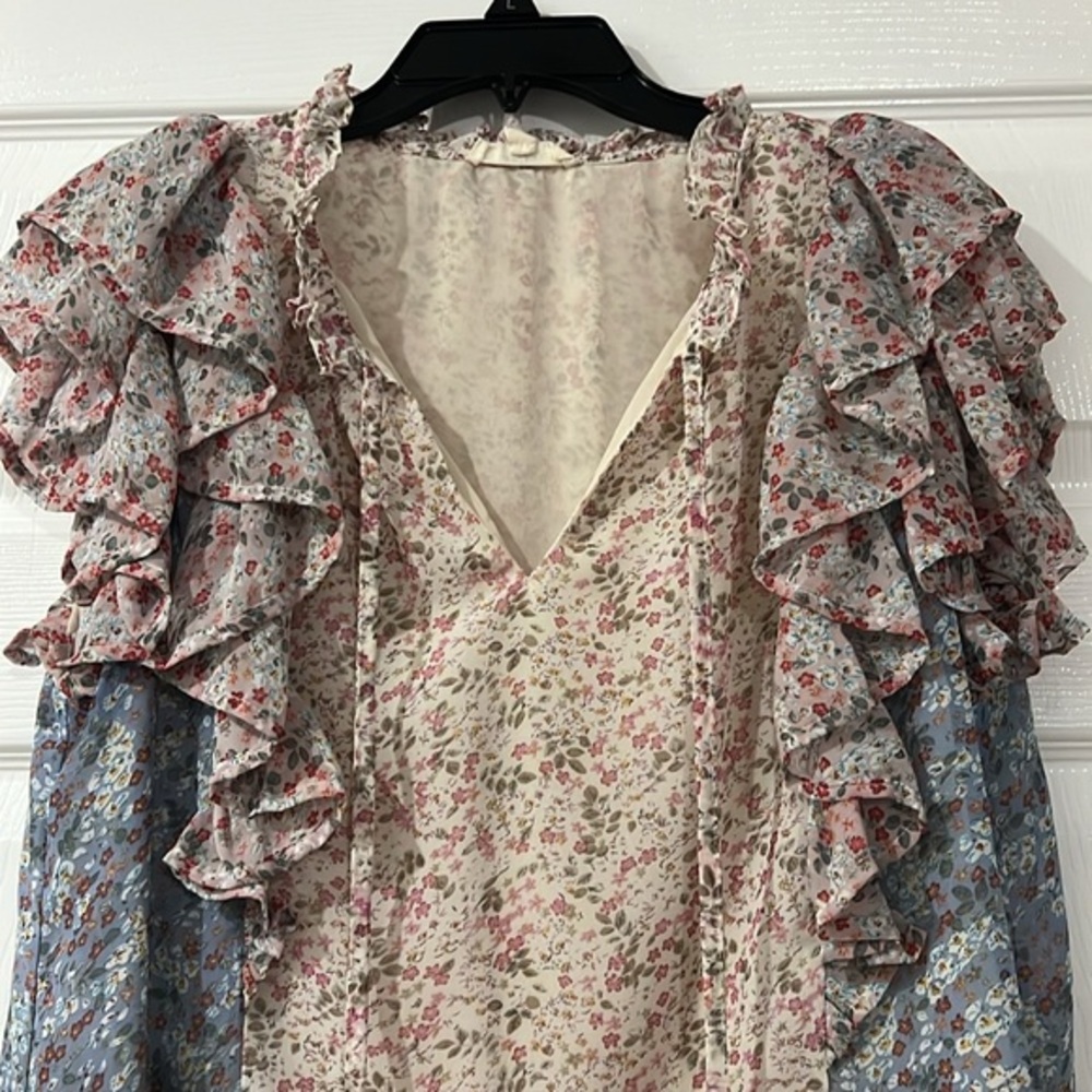 Entro‎ Ruffle Top - Picture 2 of 7